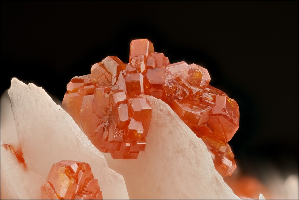 Vanadinite.thumb.jpg.b43ddaa0c4a8df295f02d9e230521c4f.jpg