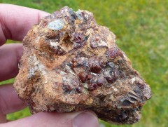 GRENATS-WOLFRAMITE-APATITE(1) - LA VILATTE-HAUTE - MONTS D'AMBAZAC - HAUTE-VIENNE(87)