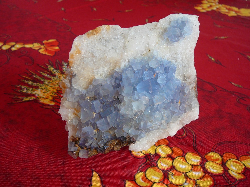Fluorite bleue Montroc Tarn France (1).JPG