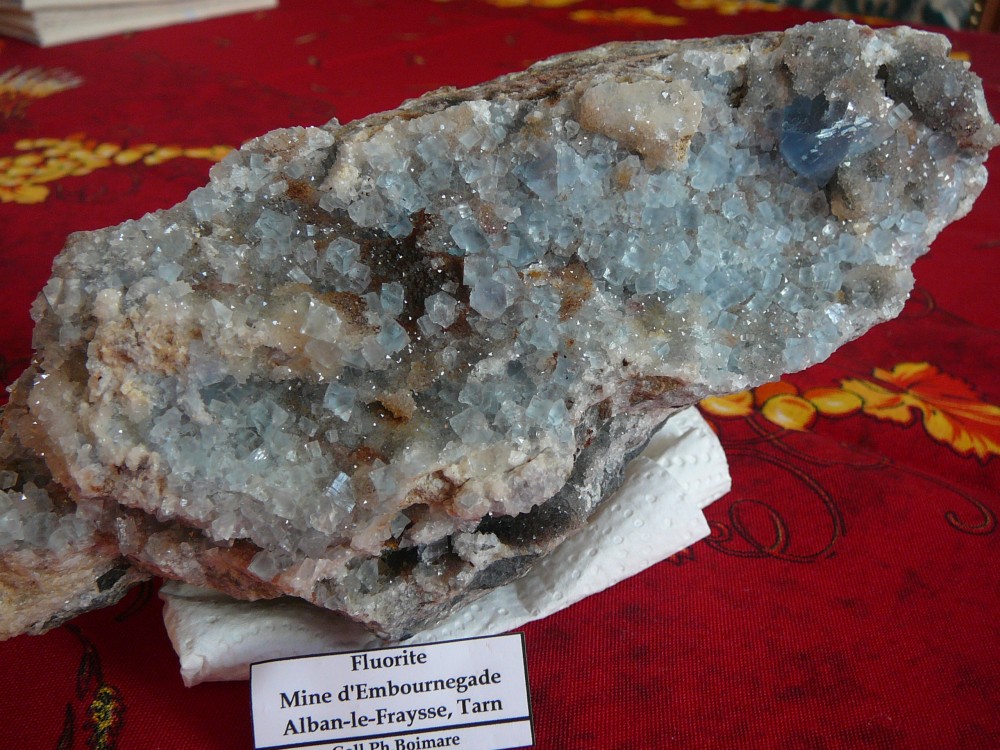 Fluorite bleue mine d'Embournegade Alban-le-Fraysse Tarn France (4).JPG