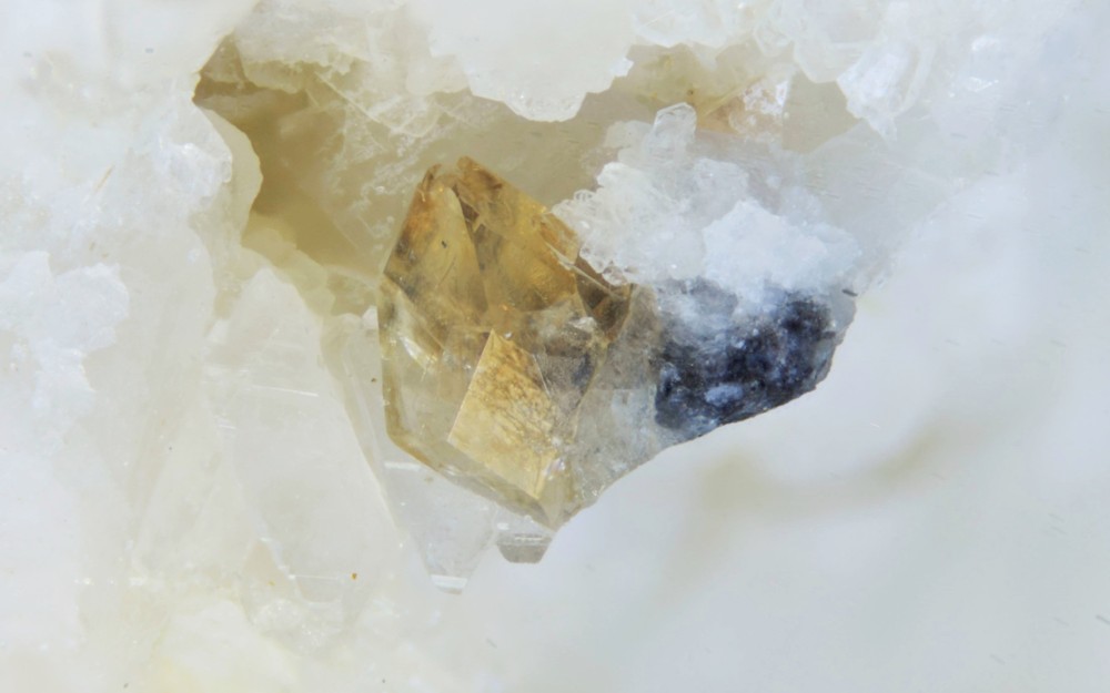 Titanite le Bari FOV 5 mm 008 (3).jpg