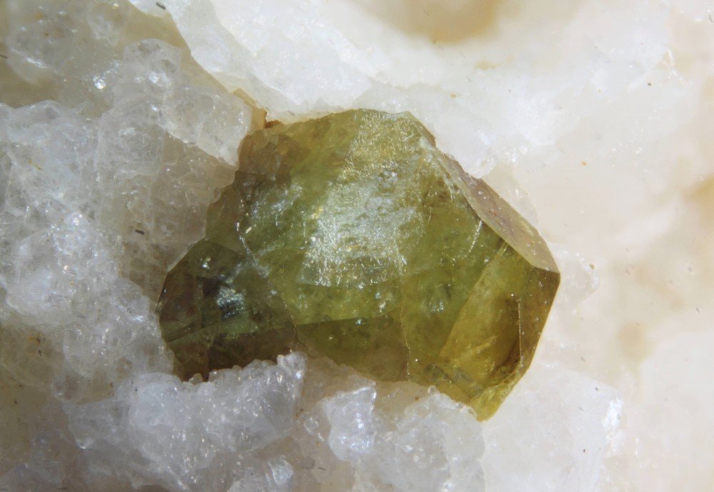 Titanite verte le Bari FOV 6 mm 002 (2).jpg