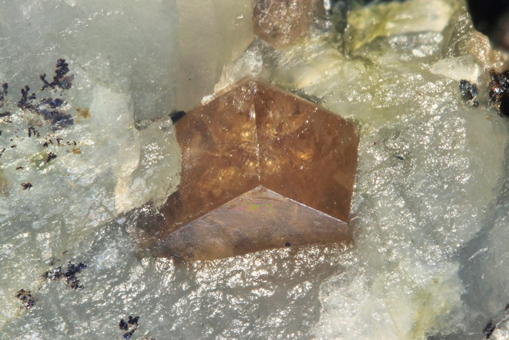 Zircon Urdach 003 (3).jpg