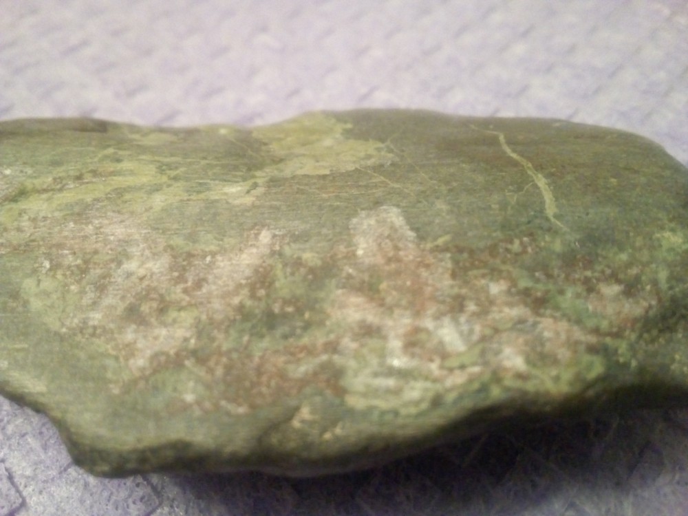 pierre verte rose (1).jpg