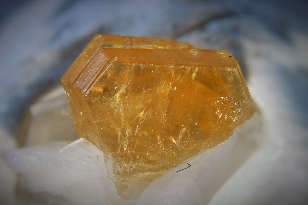 Bastnäsite-(Ce) Trimouns FOV 11 mm 001.JPG