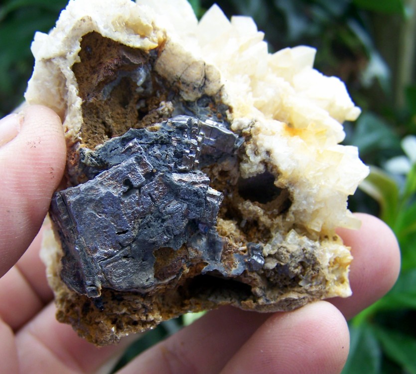 galena al pie de barita zerain.JPG