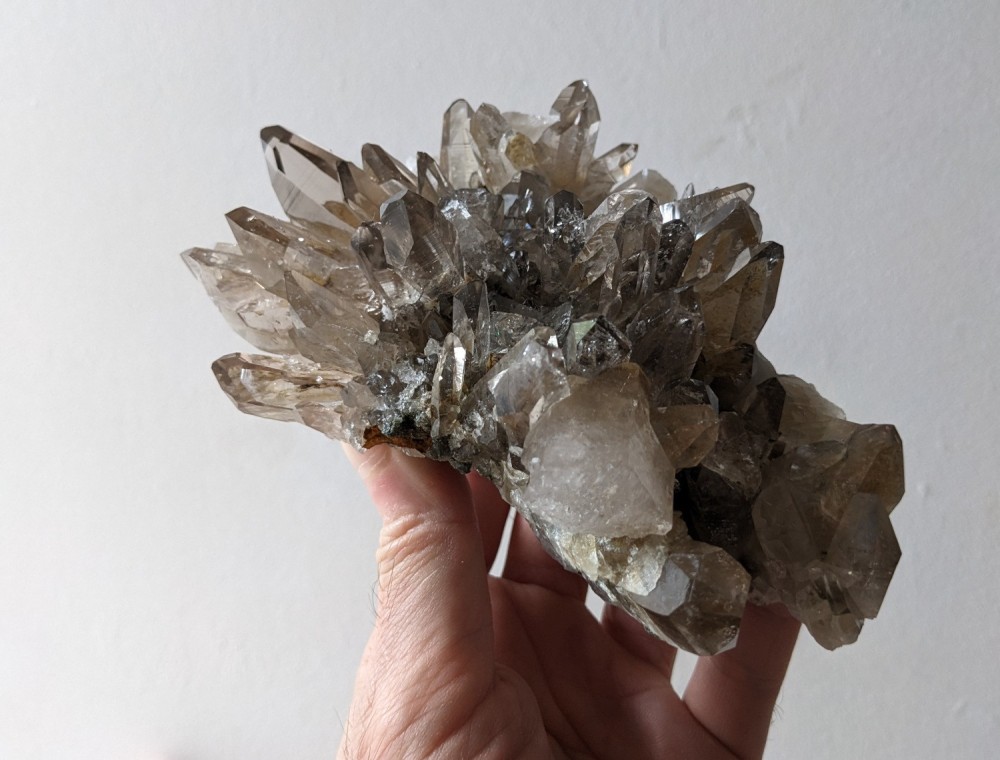 quartz_1.thumb.jpg.ca7f284920bbeb85f05d36eaf7d6febe.jpg
