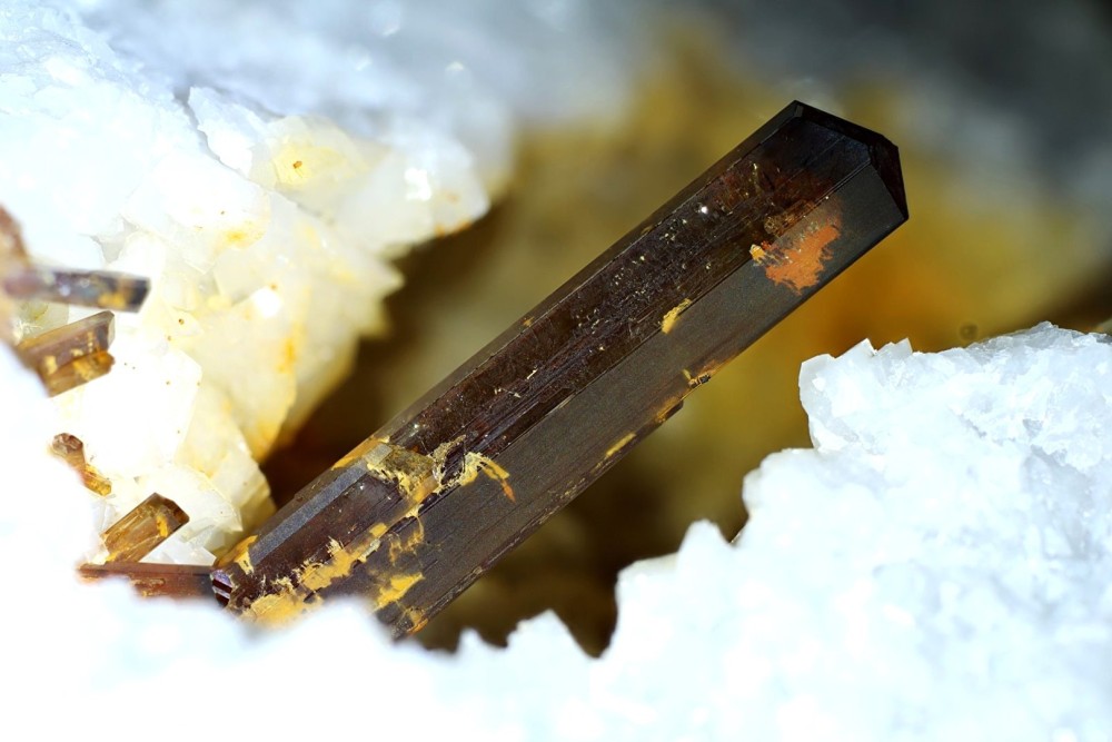 Allanite Trimouns FOV 18 mm 010.jpg