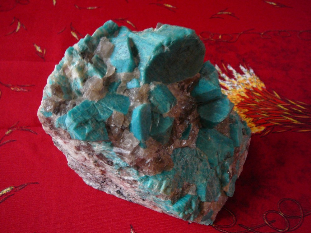 Amazonite et quartz sur granite 1.JPG