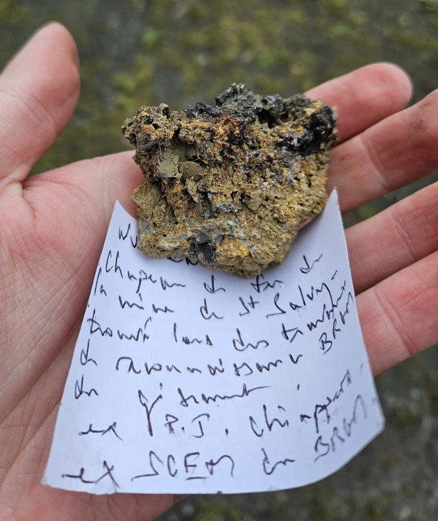 wulfénite st salvy.jpg