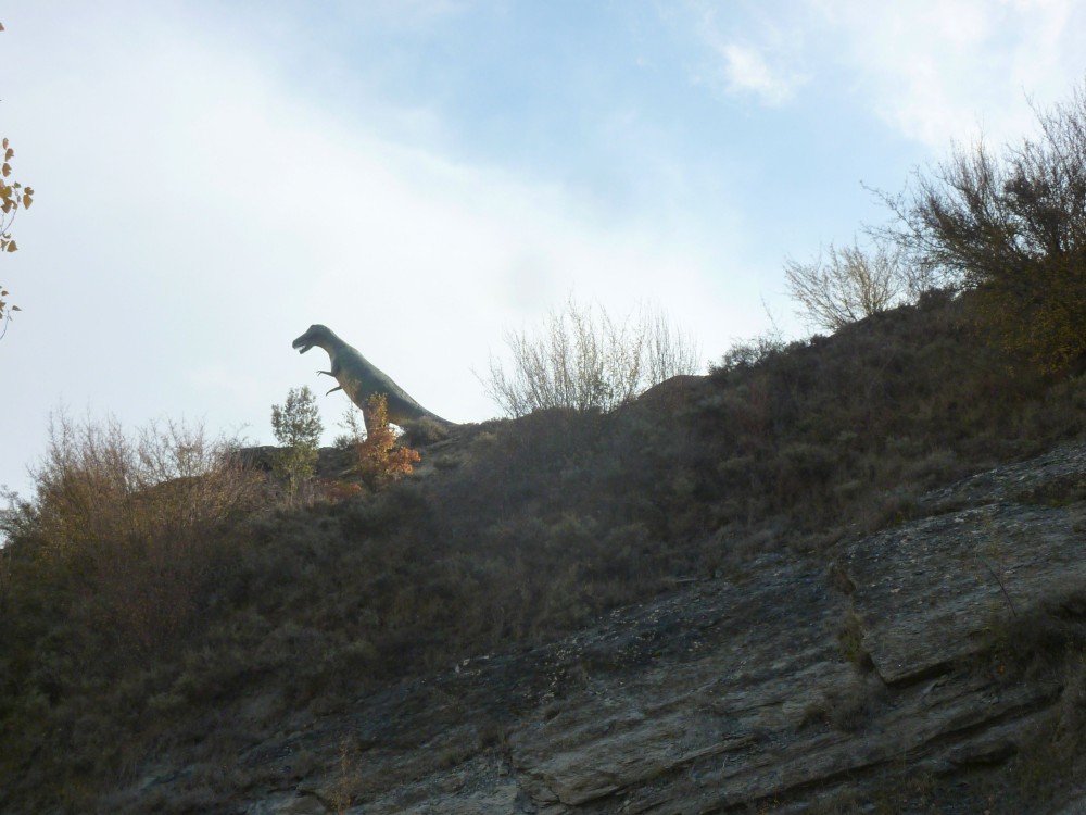 pistesdinosEspagne3.thumb.JPG.30628e6d736a8a6f1d265861b3511d6e.JPG