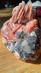 Baryte et cérusite sur galène (Maroc)