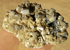 Endlichite sur Descloisite