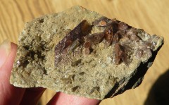 Axinite / épidote