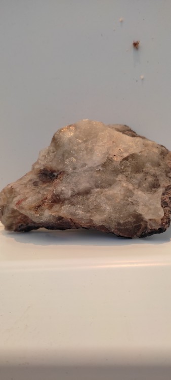 pierre face noire et face blanche côté blanc.jpg