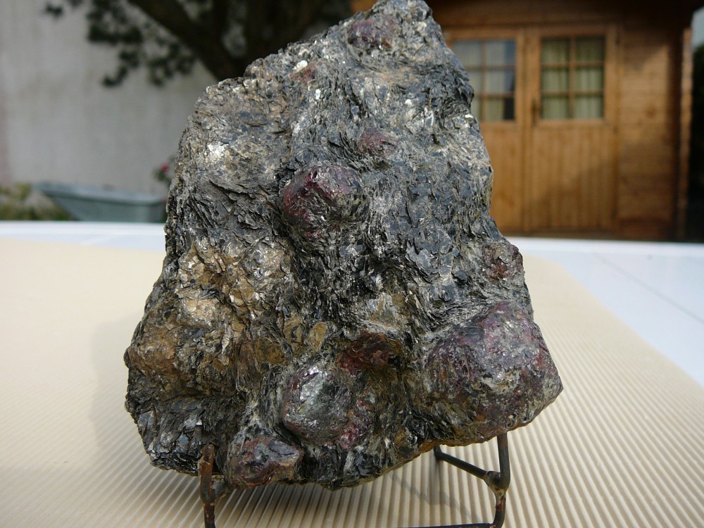 Grenats (pyrope) dans Micas Brésil 1.JPG