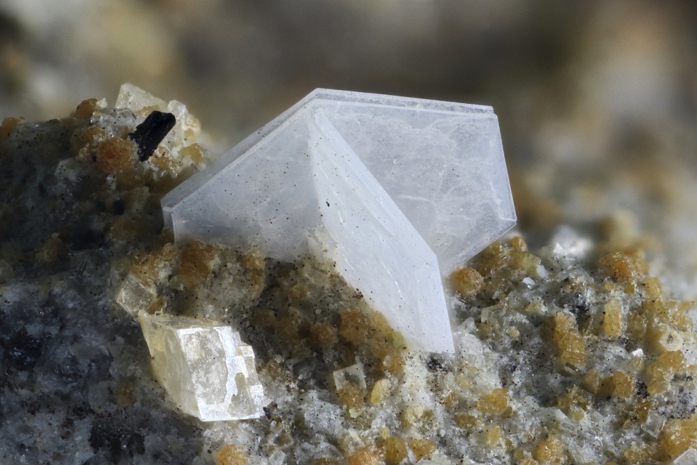 Tridymite les Chazes FOV 6 mm 028.jpg