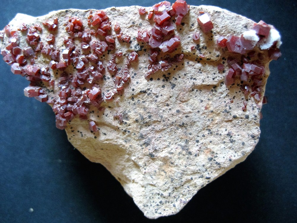 Vanadinite Maroc (2).JPG