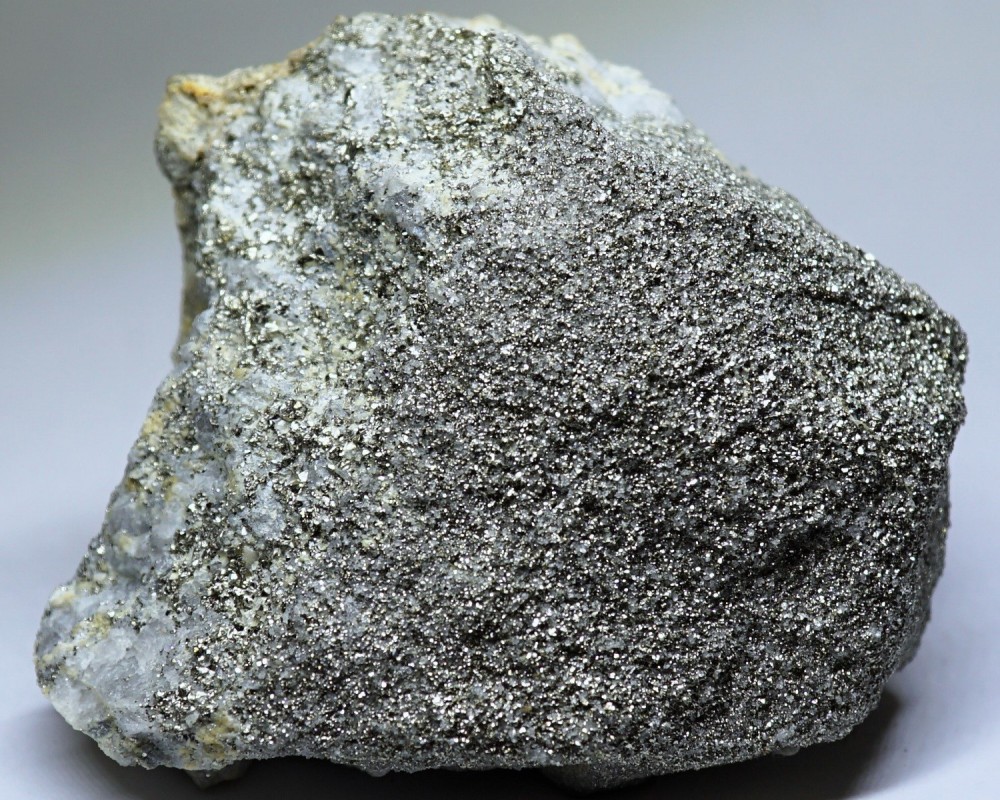 (2-1)21-Pyrite-62x53x34mm.Sortiedu13aout2022.AncienneminedeChizeuil71France..thumb.jpg.5f945a3b5216f7c0c11803a6899a95ec.jpg