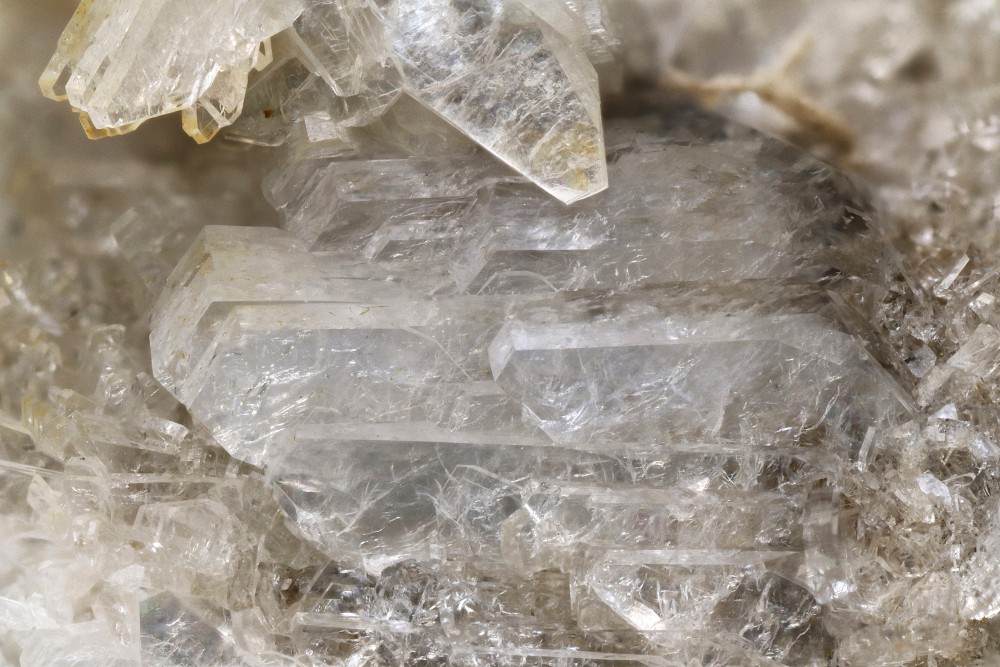 Heulandite le Tourmalet FOV 7 mm 006.jpg