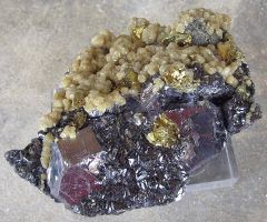 Galène, Chalcopyrite, Sphalérite et Calcite