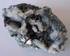 Hématite et Albite