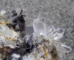 Brookite et Quartz