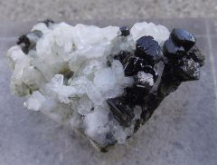 Epidote sur Albite