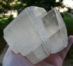 Calcite avec pyrite en inclusion, Dachang Sn-Polymetallic ore field, Nandan county, préfecture Hechi, région Guangxi Zhuang autonomous, Chine.
