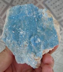Kinoïte ( en inclusion dans des cristaux d'Apophylite), Mine Christmas, district Banner, Dripping spring, Gila county, Arizona, USA.