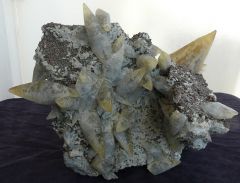Calcite et Chalcopyrite, Mine Brushy Creek, Reynolds County, Missouri, USA.